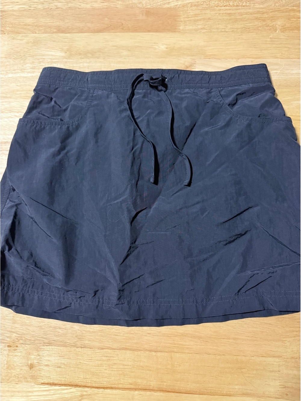 L.L.Bean Women’s Medium Black Nylon Pull-On Mini Skirt Drawstring Pockets